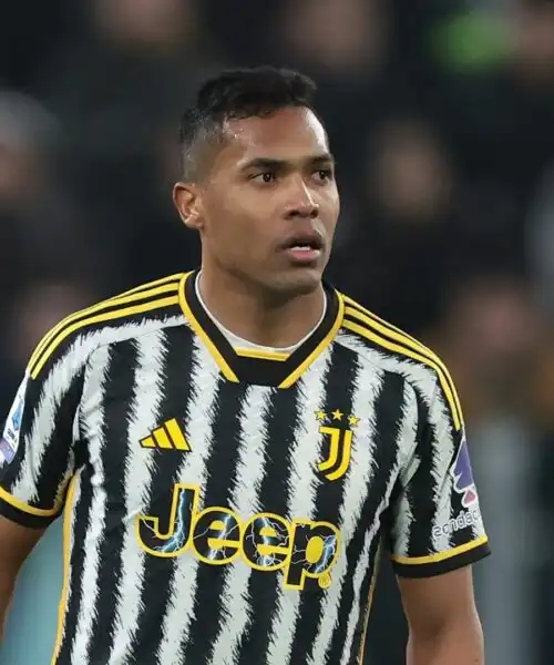 Sorpresa Alex Sandro: resta in Serie A. Foto