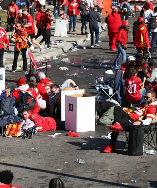 Finisce in tragedia la festa per il Super Bowl vinto: le foto