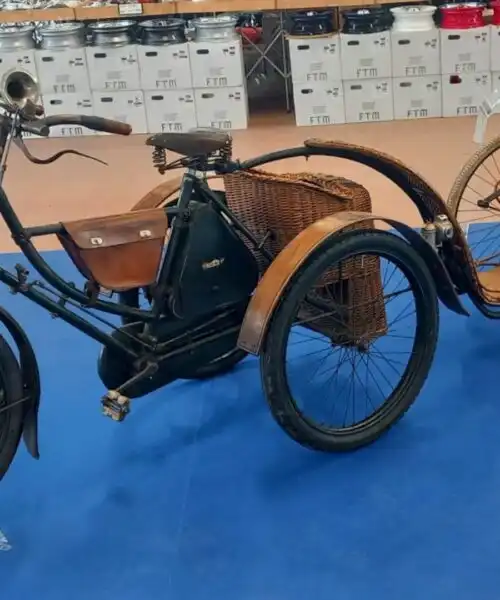 L’incredibile triciclo della Singer ha oltre 120 anni: le foto