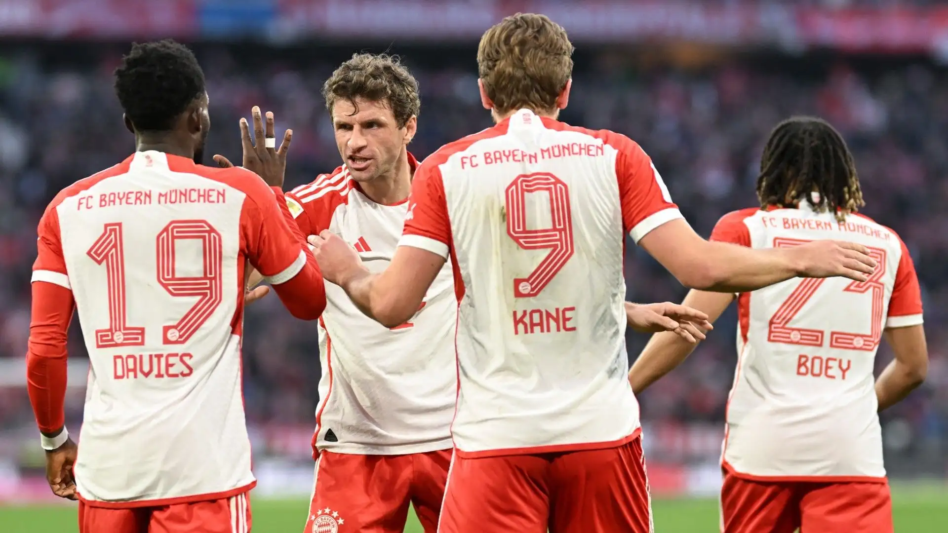 In classifica il Bayern Monaco continua ad inseguire il Bayer Leverkusen
