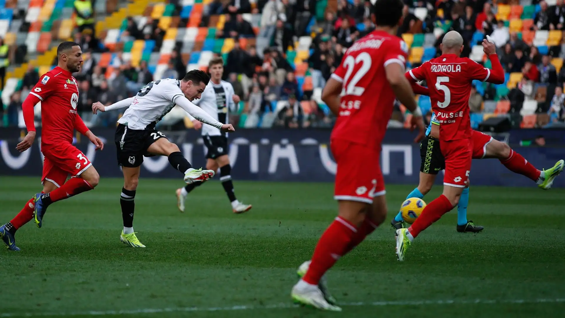 Meglio l'Udinese nel primo tempo in Friuli