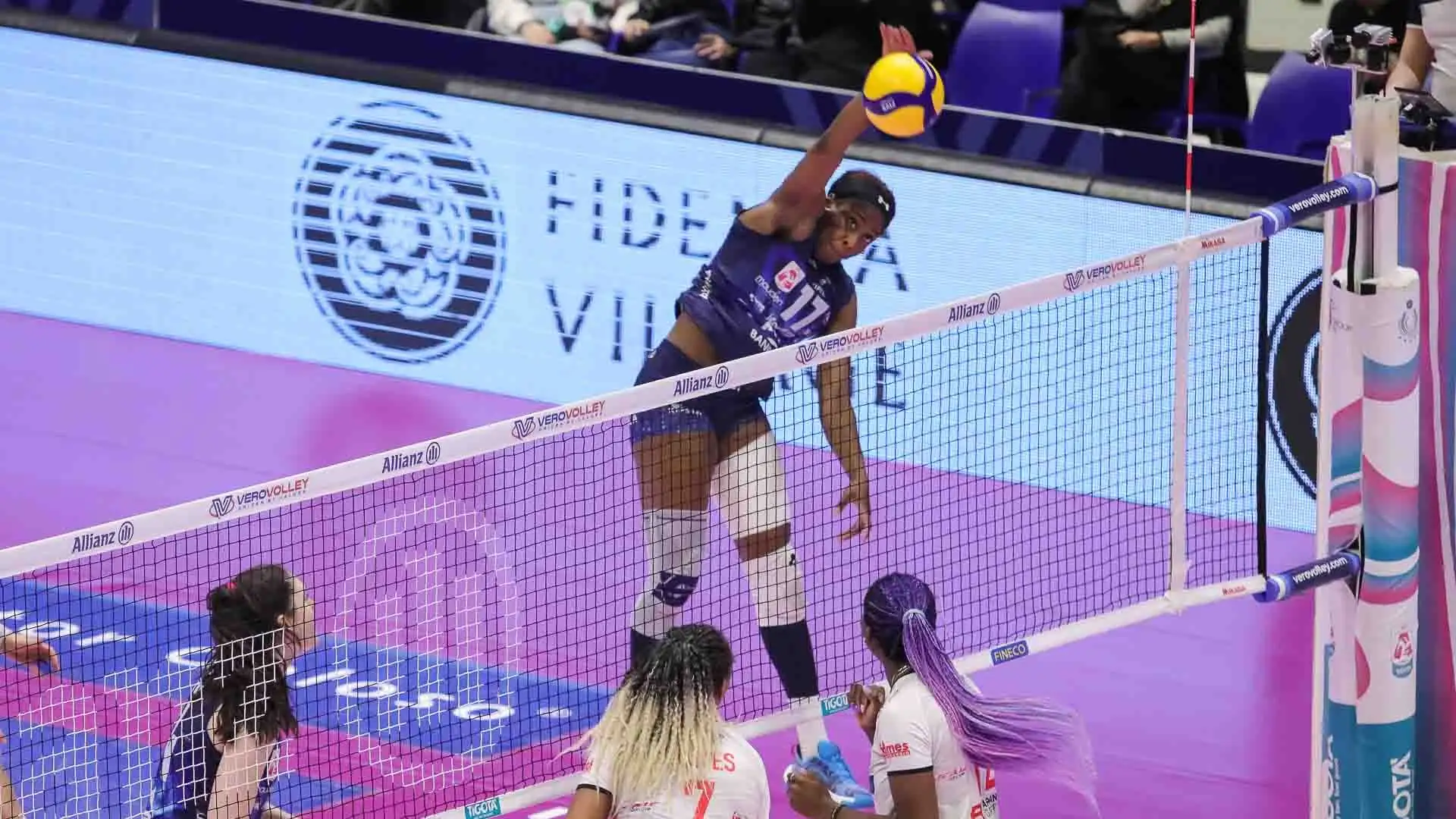 Bene soprattutto Myriam Sylla.