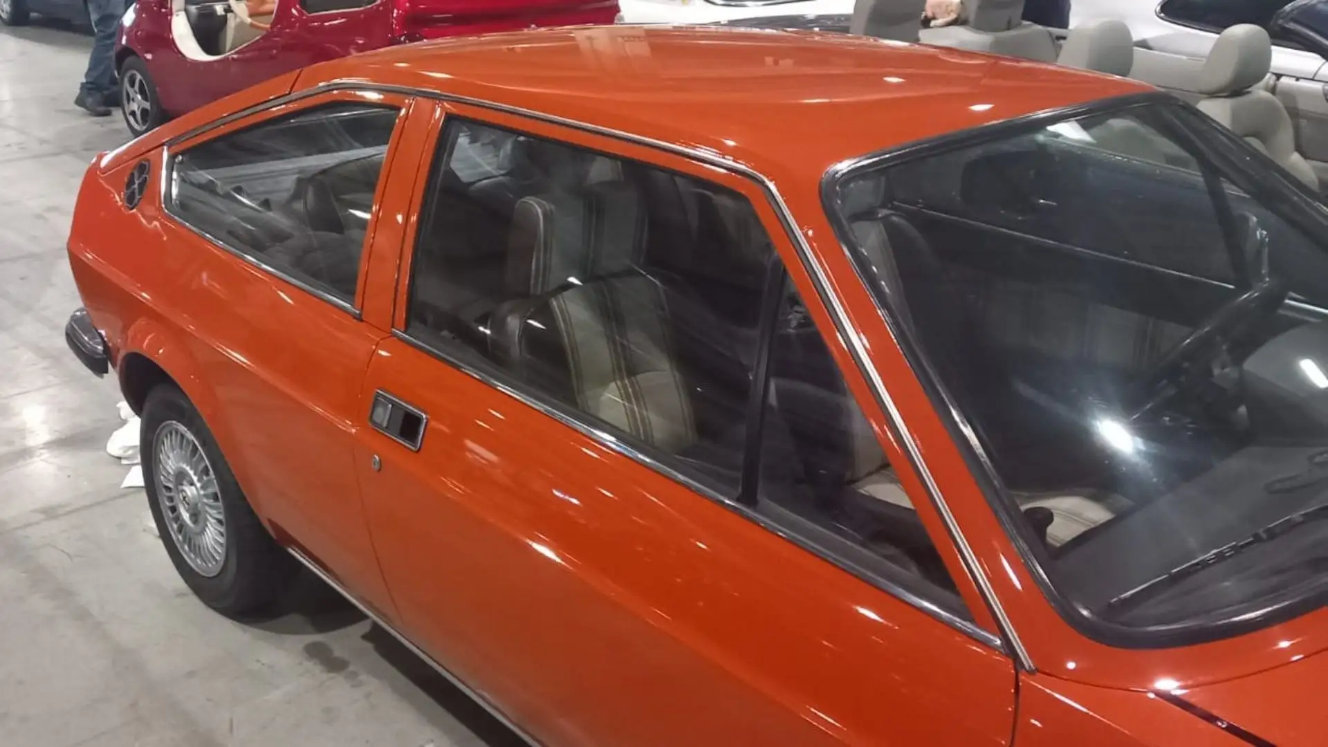 La linea ha alcune differenze con quella dell'Alfasud berlina 