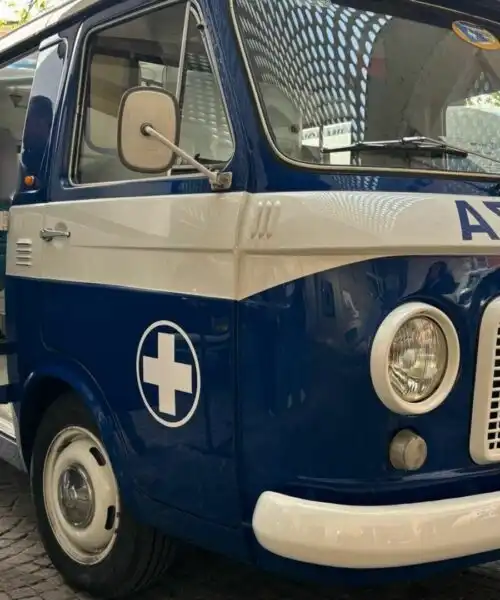 In prima linea con l’ambulanza Fiat 238: le foto