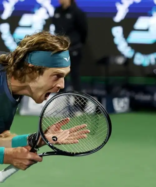 Le foto della follia di Andrey Rublev, cacciato dal torneo