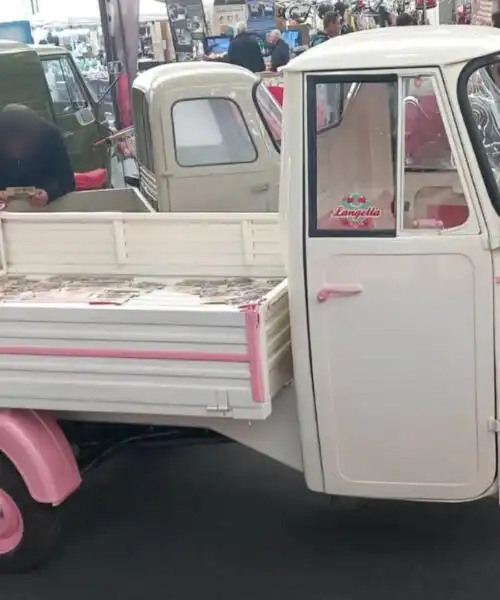 Piaggio Ape, per molti Apecar: le foto di un modello molto curioso