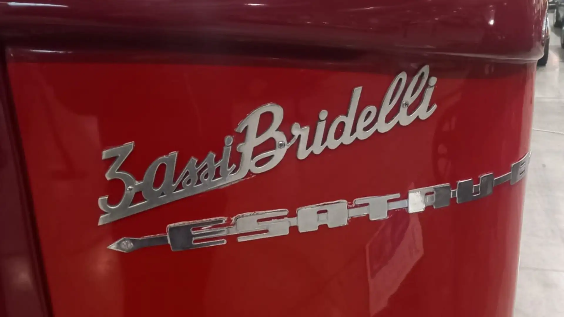 Stiamo parlando del Lancia Esatau, nella versione 3 Assi Bridelli