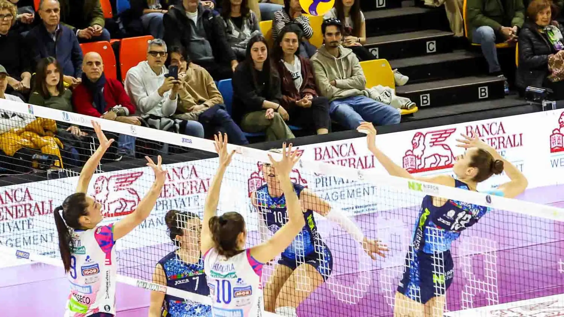 Per quanto riguarda Firenze, la squadra toscana arriva da una vittoria esterna per 3-0 contro la Reale Fenera Mutua Chieri.