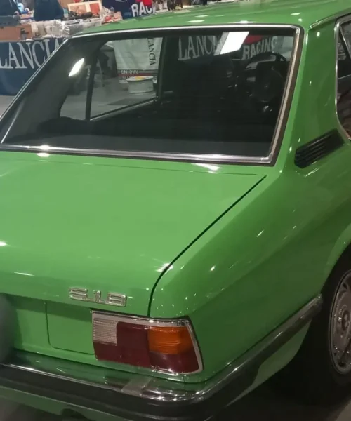 BMW 518: la storia della Serie 5 d’ingresso. Le foto