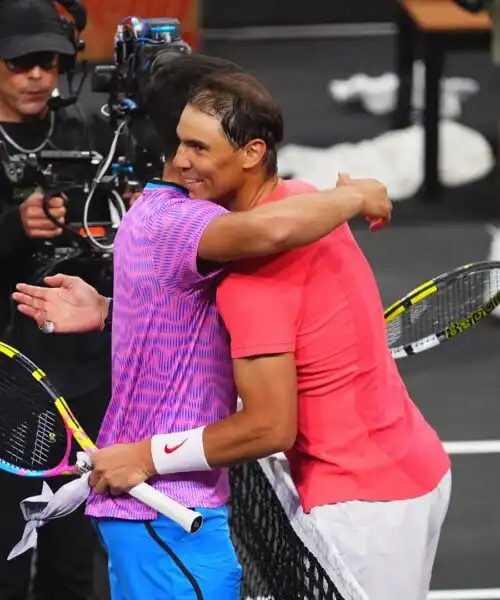 A Las Vegas Carlos Alcaraz batte Rafael Nadal che riflette ancora sul suo futuro