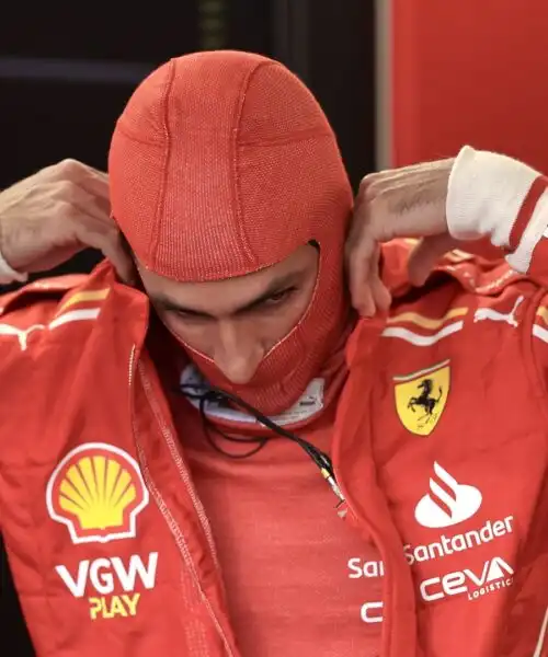 Ferrari: Carlos Sainz si opera di appendicite, salta il GP di Jeddah
