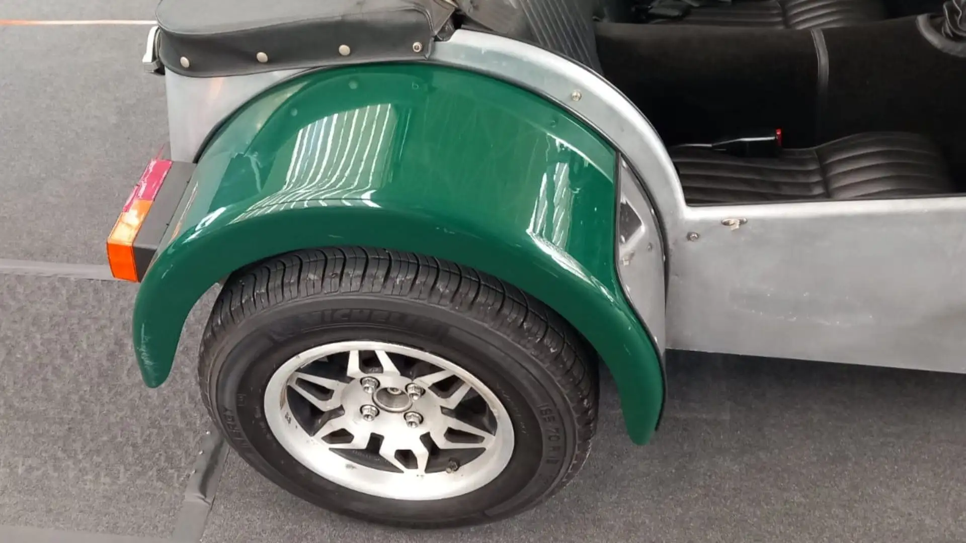Nel 1974, Caterham rilanciò la produzione del modello Serie 3 (S3), che è rimasto il più popolare 
