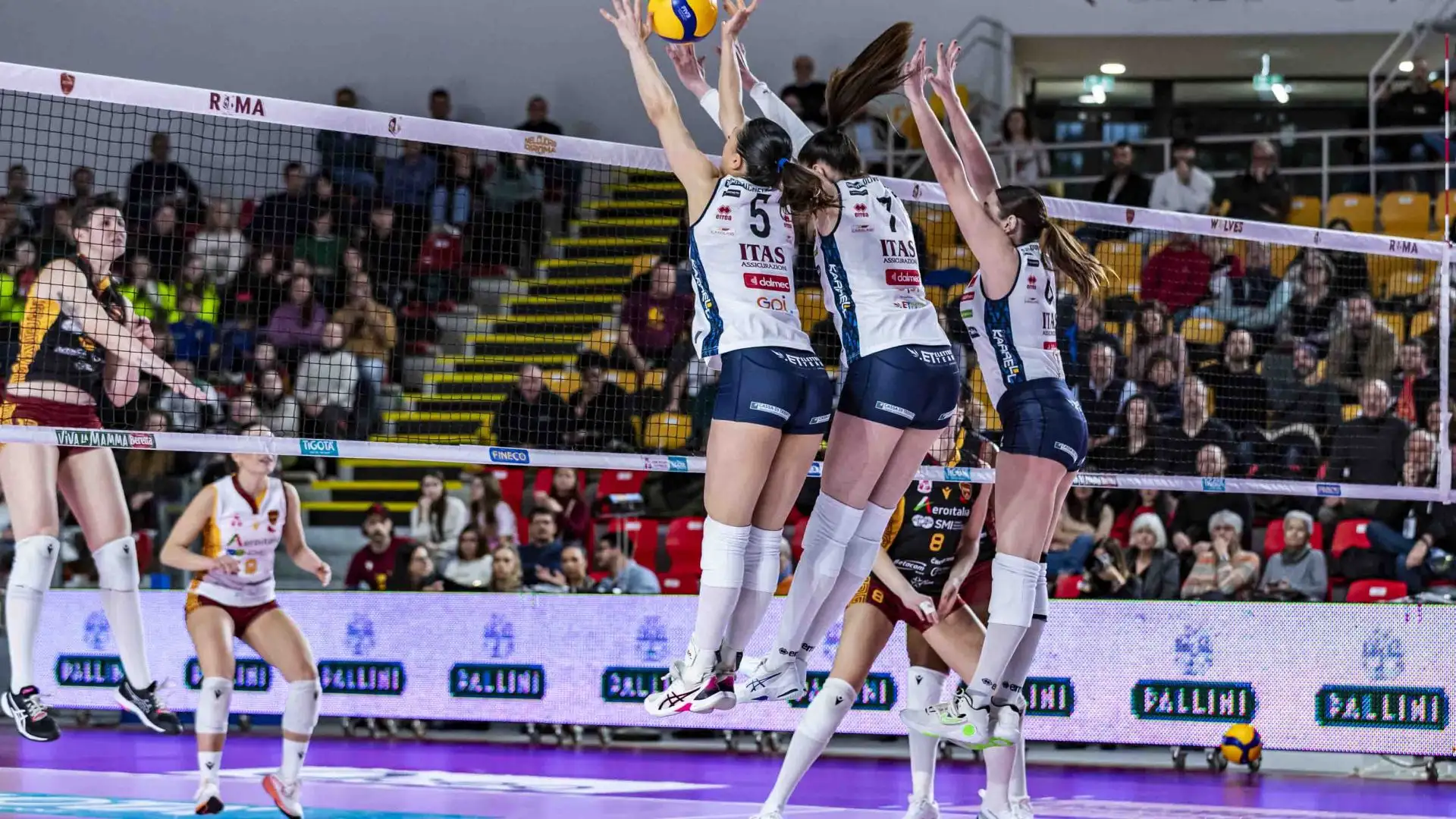 L'anno prossimo sarà chiamato a riportare in serie A1 la squadra femminile di Trento.