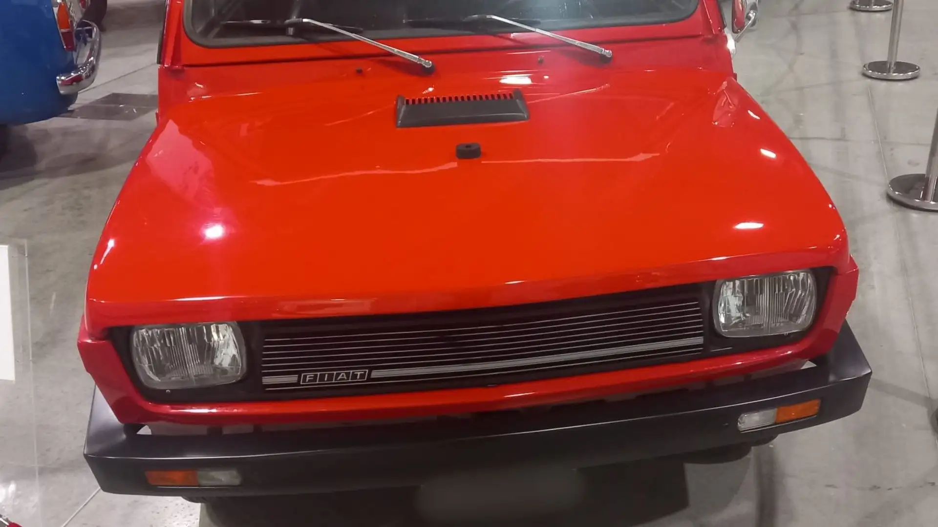 Nel 1976 e nel 1982 due restyling hanno dato vita alla seconda e terza serie del modello