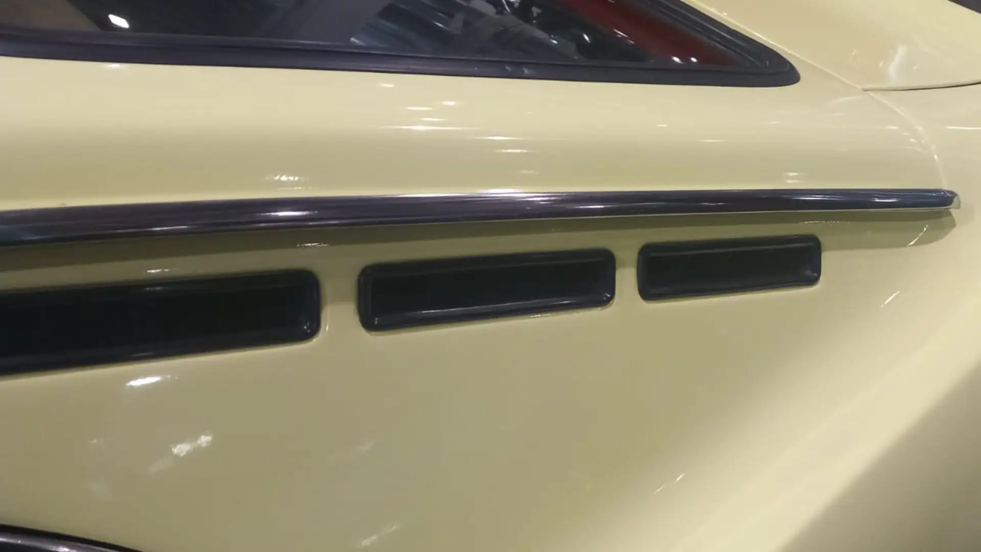 Velocità massime di 156 km/h per la versione "1100" e 164 km/h per la "1300"