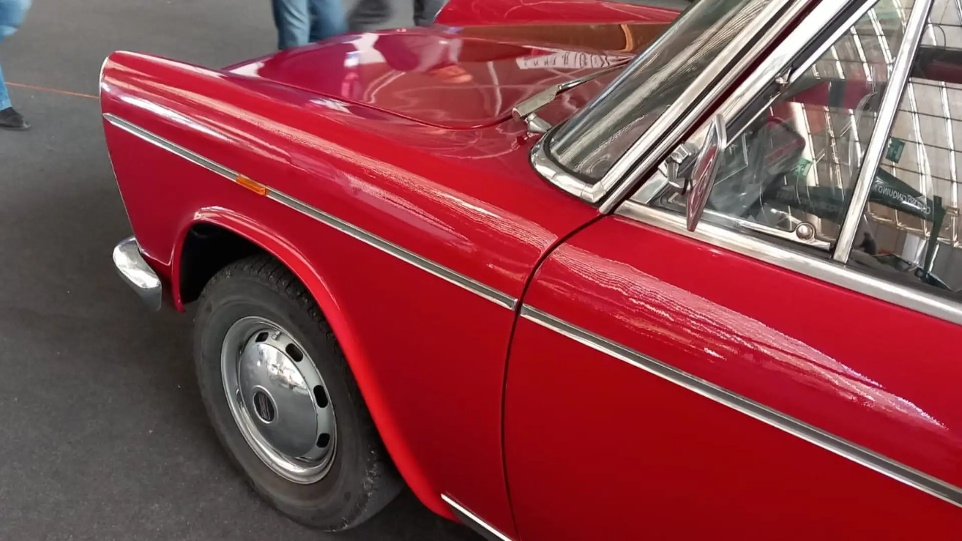 La 2100 venne presentata al Salone di Ginevra del 1959