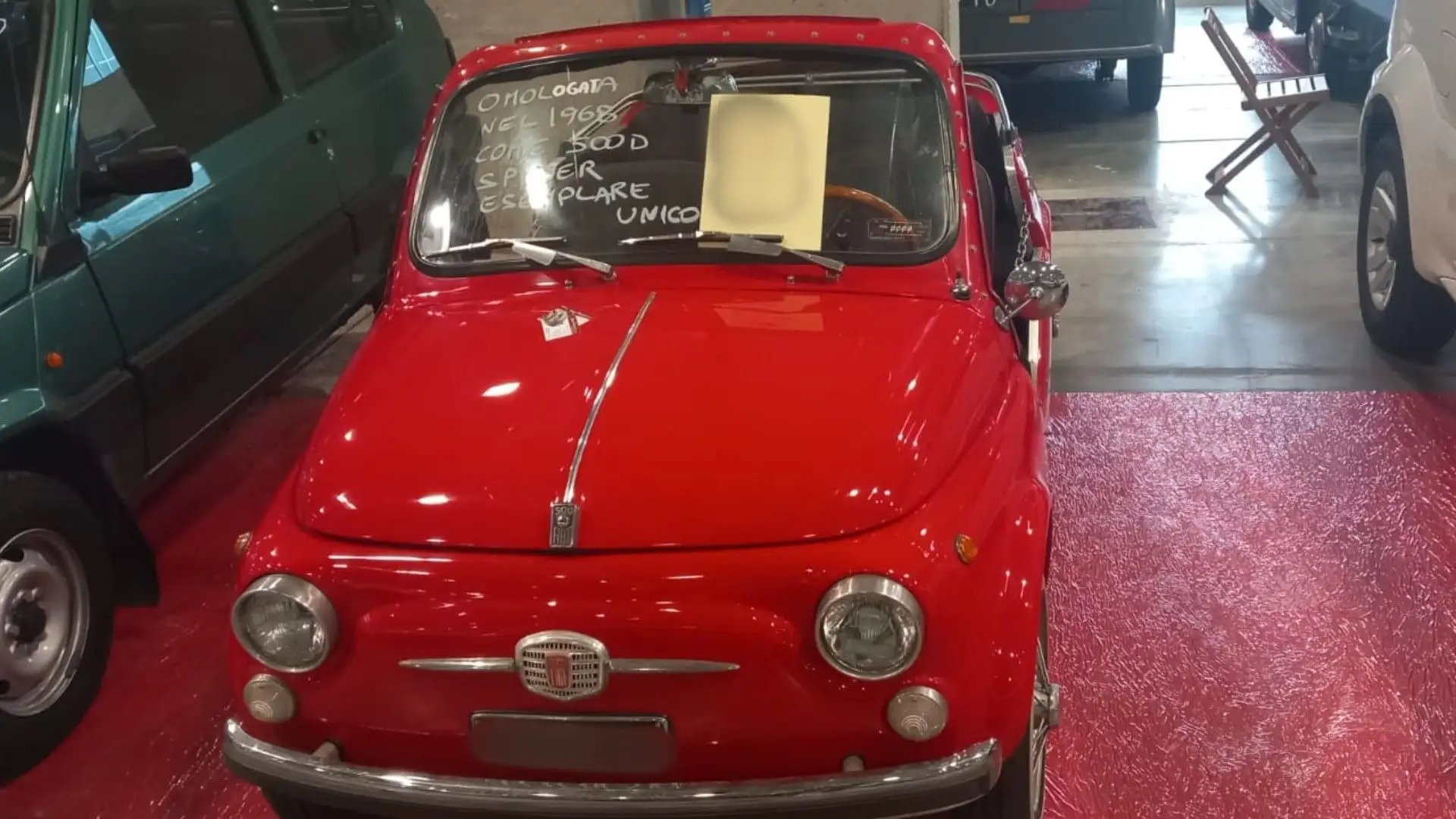 Il rosso, poi, dona all'auto carattere e personalità