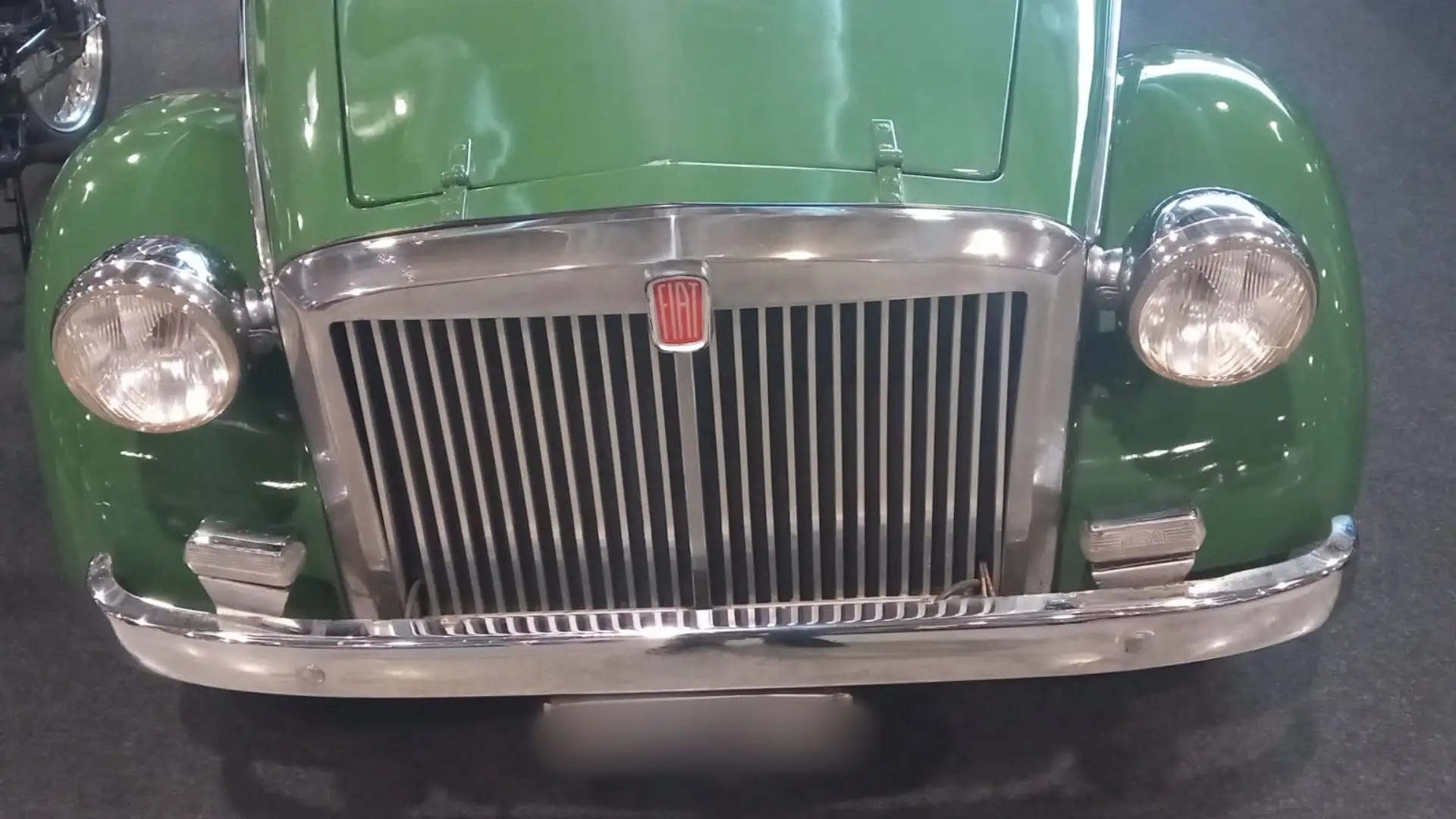 Il motore di questo modello è quello della Fiat 850 (versione Super) da 843 cm³