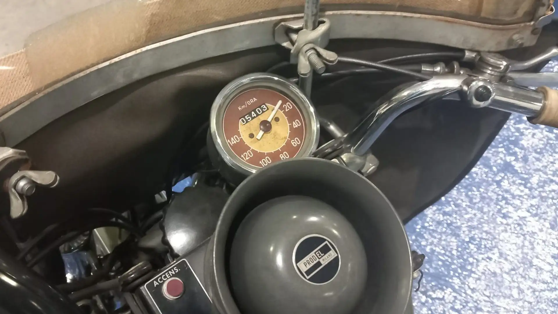 Il Nuovo Falcone è una motocicletta costruita dalla Moto Guzzi