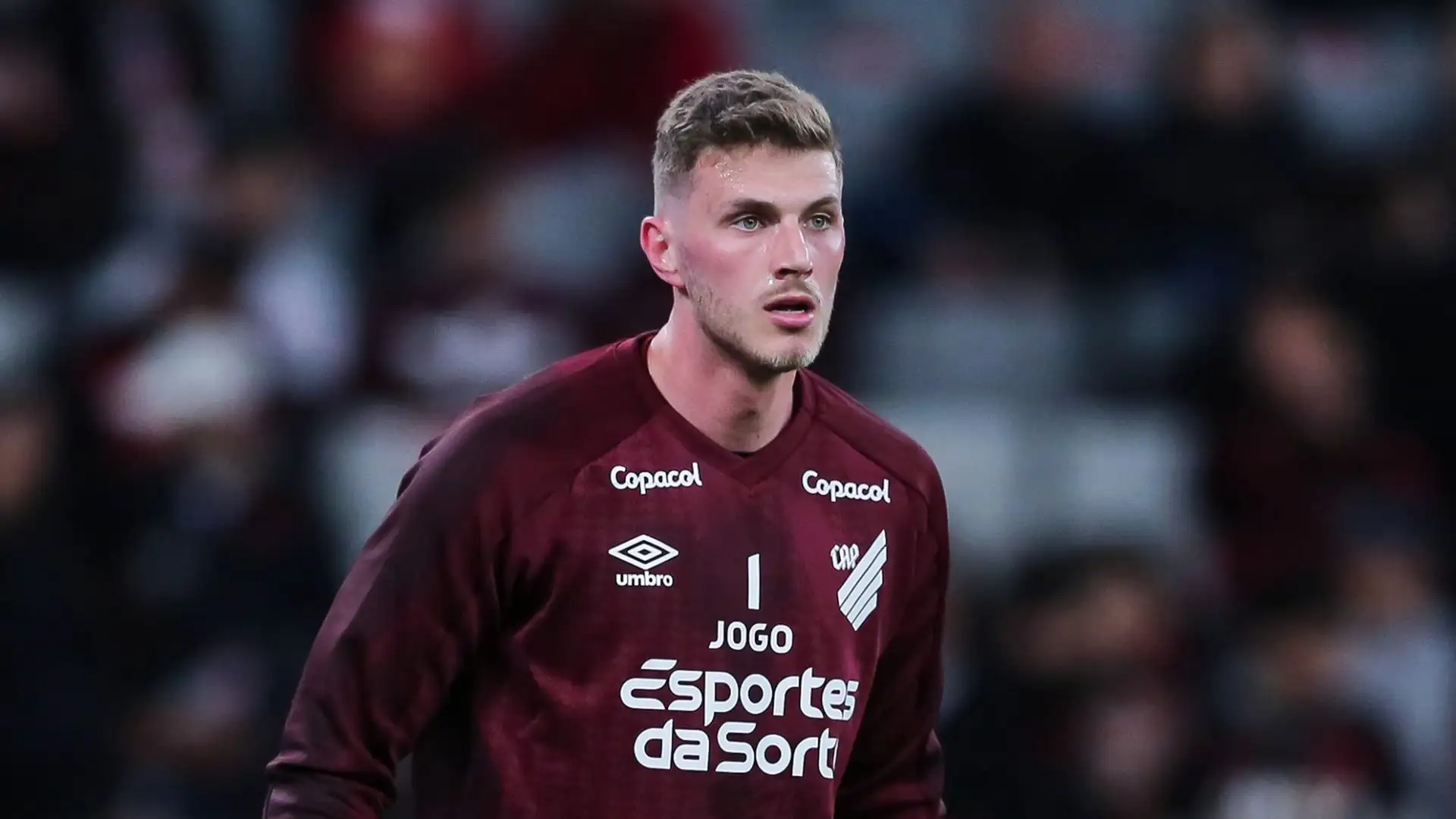 La forte volontà di Bento di trasferirsi all'Inter potrebbe addolcire le pretese del club brasiliano, che chiede 15 milioni di euro per l'estremo difensore. Lo riporta calciomercato.com