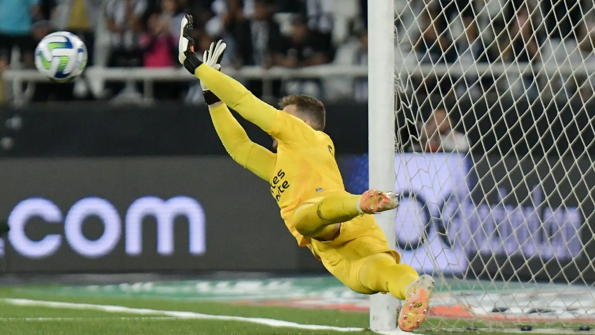 Gli agenti del portiere hanno confermato all'Inter la volontà di trasferirsi a Milano in caso di un approdo in Europa
