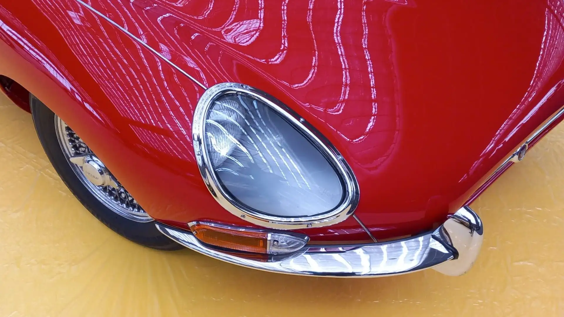 Dal 1996 una E Type OTS prima serie, è entrata a far parte della collezione permanente del New York City Museum of Modern Art
