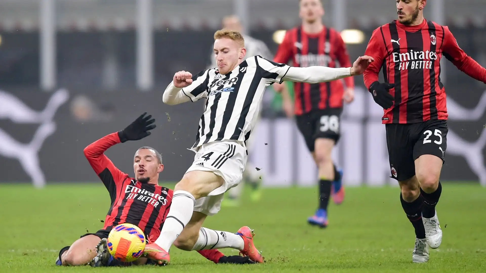 Kulusevski in Italia ha giocato con la maglia dell'Atalanta, del Parma e della Juventus