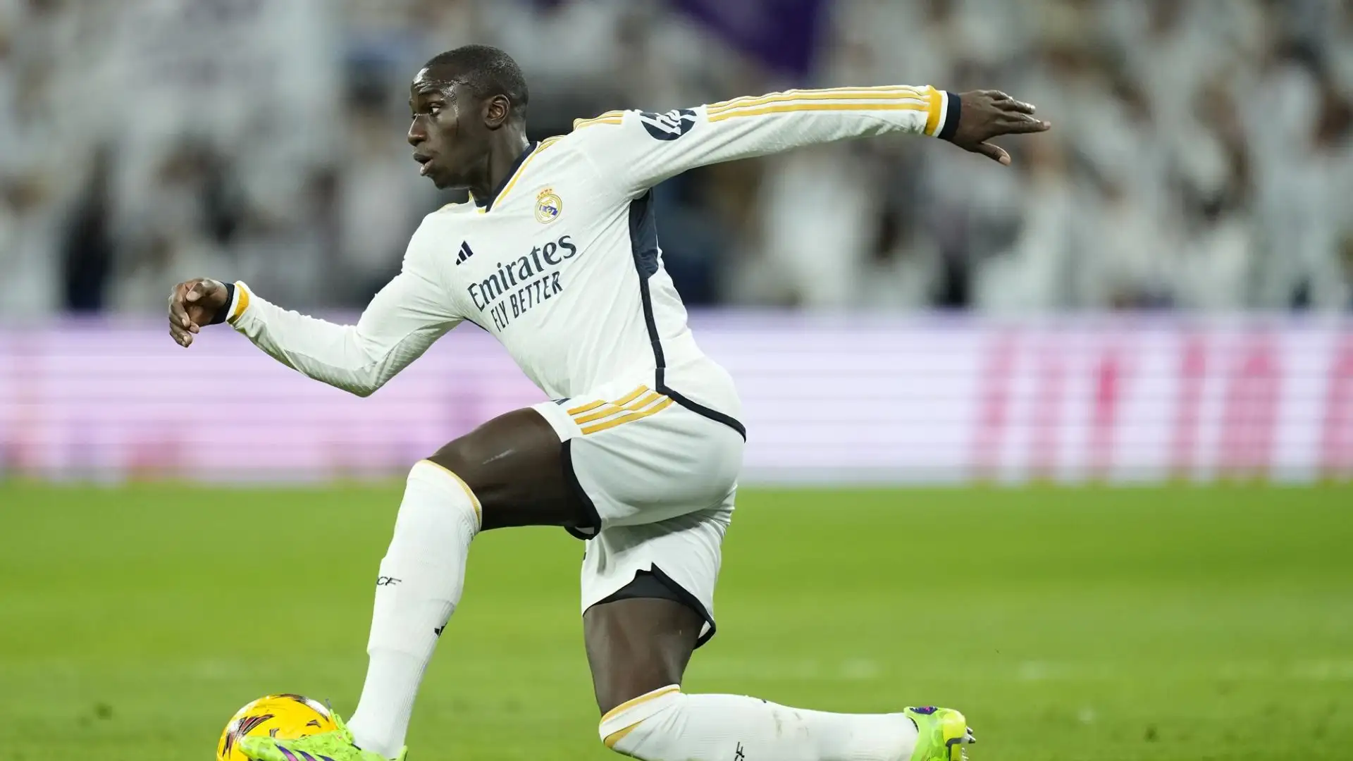 Il Real punta Alphonso Davies del Bayern Monaco, ed è pronto a cedere Mendy