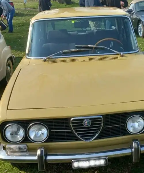 Le foto di una diva dei poliziotteschi: l’Alfa Romeo 2000