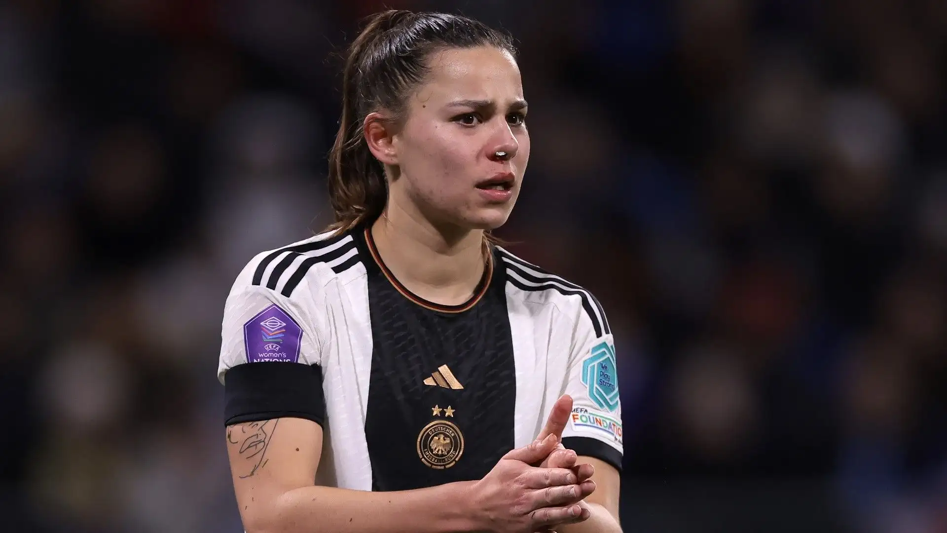 Nella stagione 2019-2020 ha debuttato nella UEFA Women's Champions League
