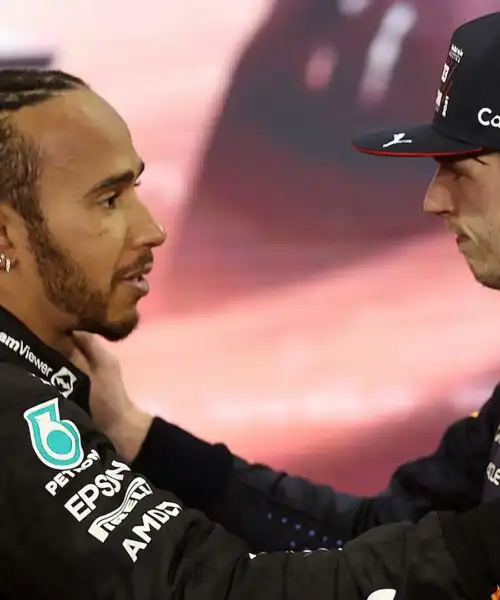 Confronto Hamilton-Verstappen: l’ex pilota di F1 è impietoso. Foto