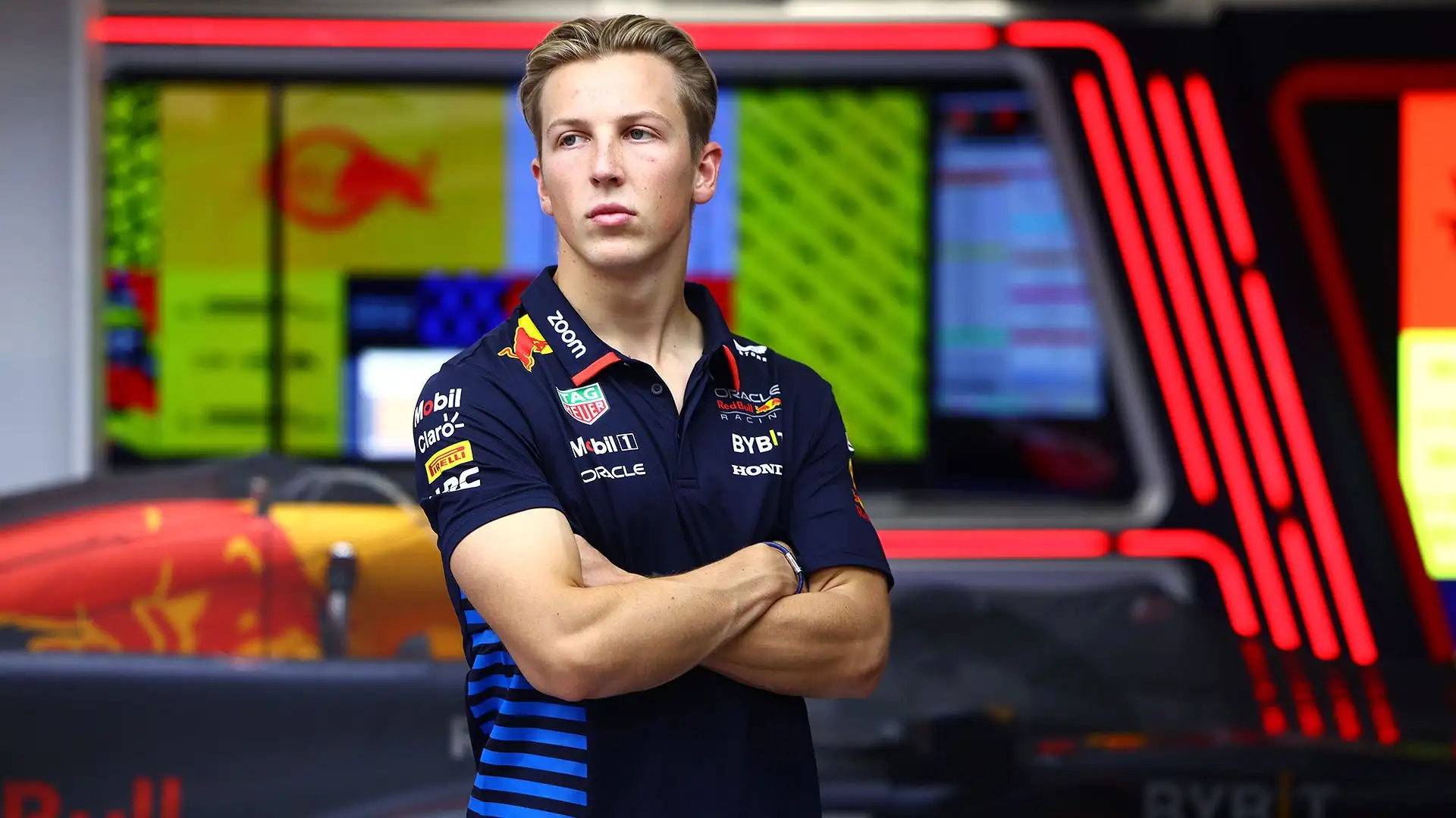 "E' incredibile quanto sia a suo agio con la RB20", ha spiegato Lawson al podcast della F1
