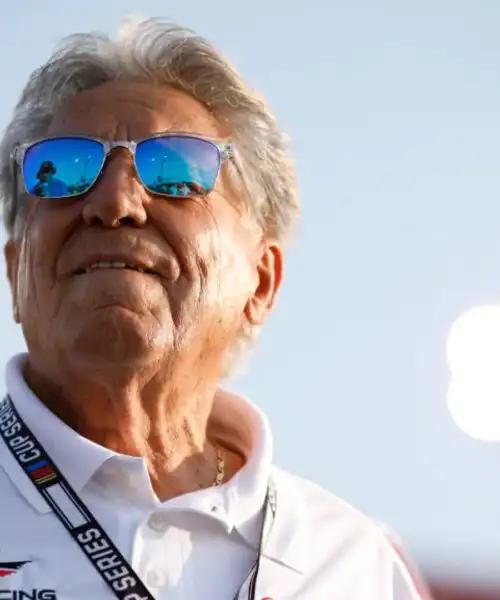 Mario Andretti parla chiaro sulla Ferrari e Lewis Hamilton