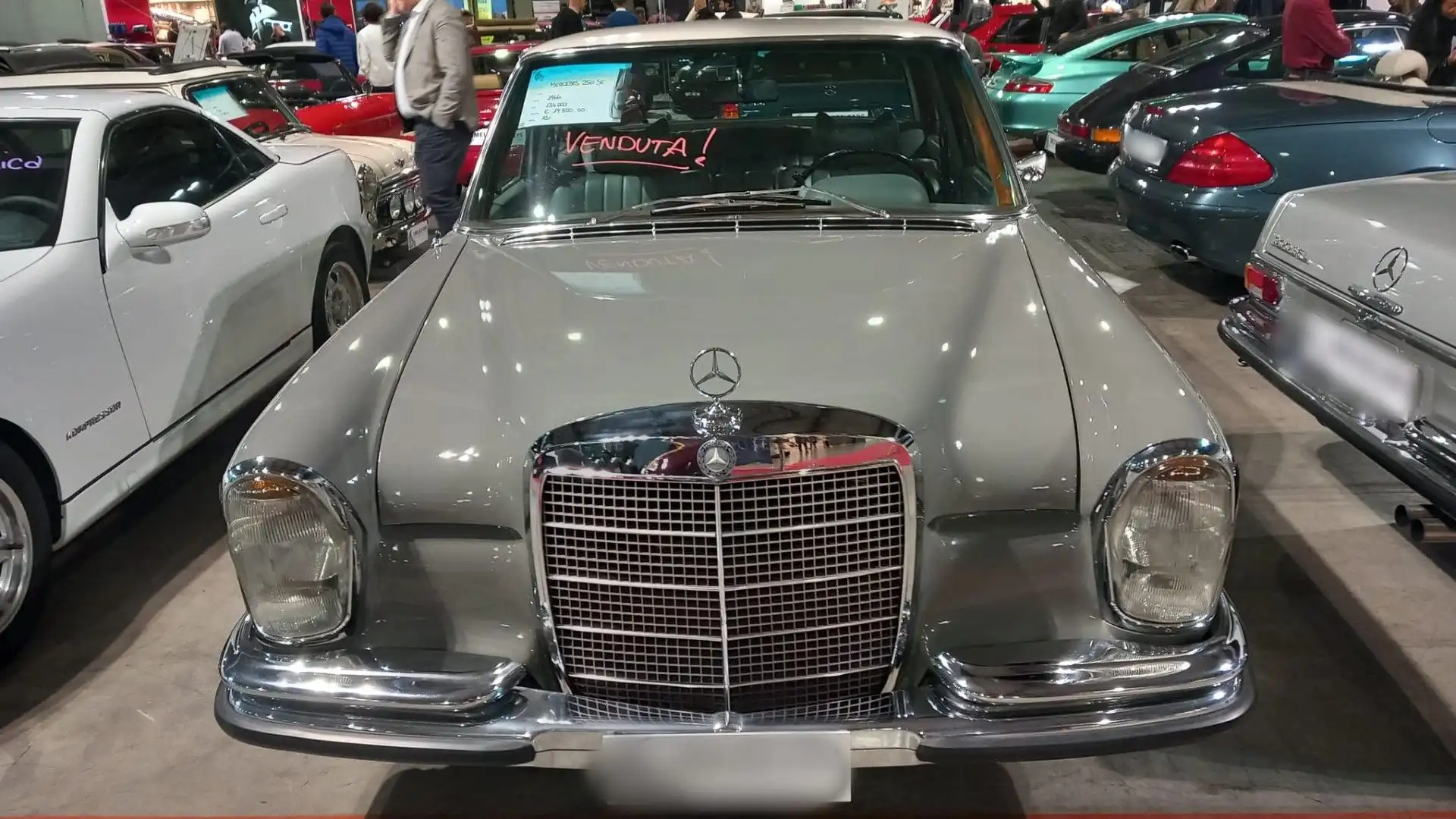 Una vera e propria ammiraglia, la Mercedes 250 SE