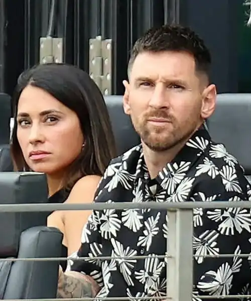 Messi in tribuna con Antonela: l’Inter Miami crolla. Le foto