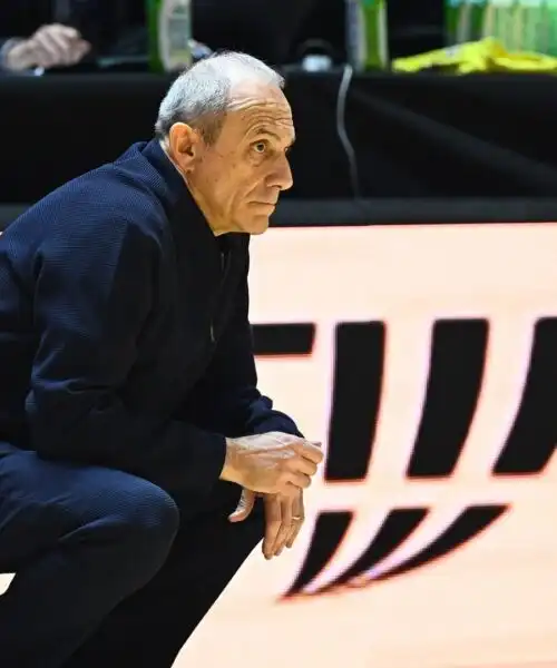 Ettore Messina, bandiera bianca davanti ad Andrea Trinchieri