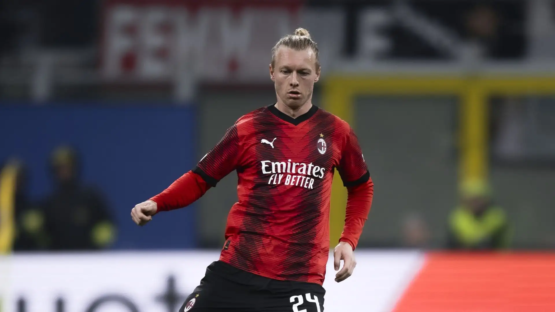 Secondo la Gazzetta dello Sport, sicuramente partirà Simon Kjaer, in scadenza di contratto
