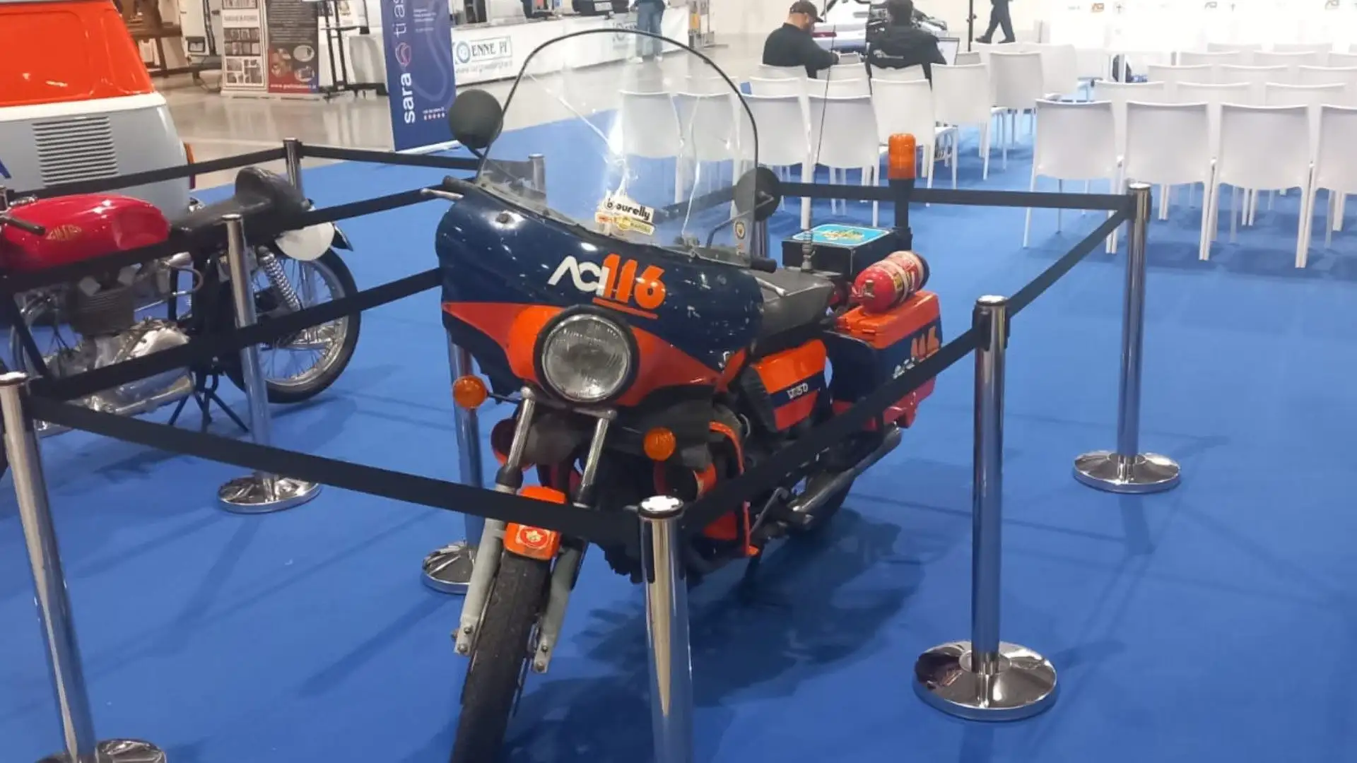 Il pedala comanda entrambi i freni