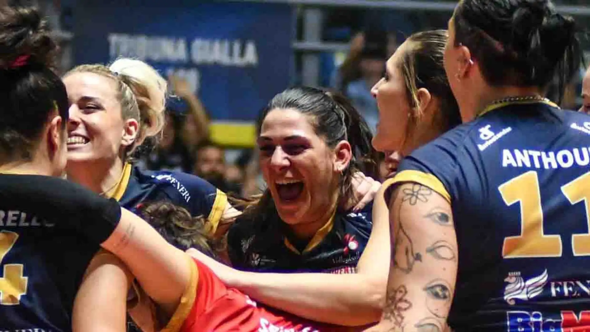 La Reale Mutua Fenera Chieri ’76 torna sul tetto d’Europa conquistando la CEV Volleyball Cup, seconda competizione continentale per importanza. 