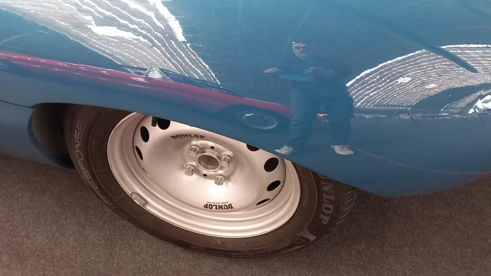 Si tratta di una Replica Jaguar D-Type Triumph Herald: