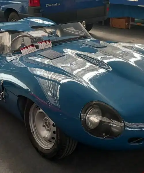 Replica Jaguar D-Type Triumph Herald: le foto di una macchina strabiliante