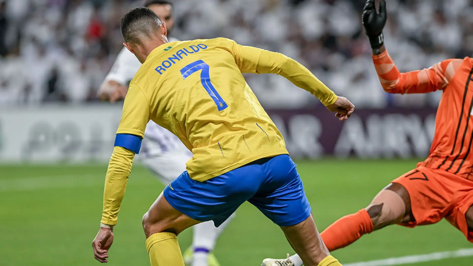Tornato dopo la squalifica per un gestaccio, CR7 ha cercato il gol in rovesciata nel primo tempo