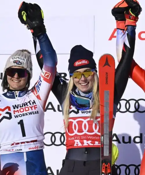 Mikaela Shiffrin incanta allo Slalom di Are: vittoria e Coppa in tasca