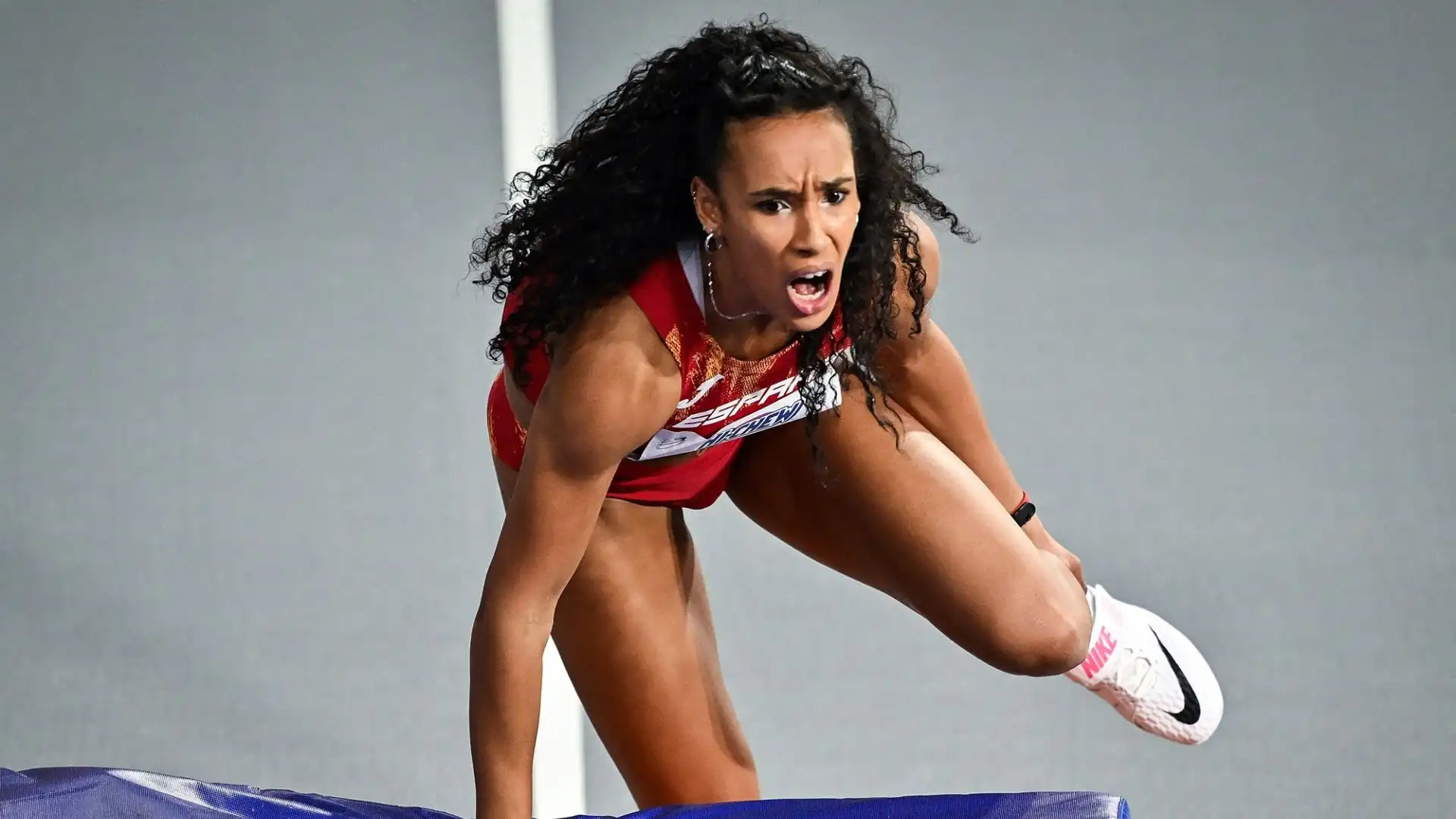 Grave infortunio per l'atleta spagnola Maria Vicente