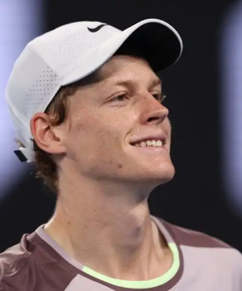 Jannik Sinner sorride, Matteo Berrettini no