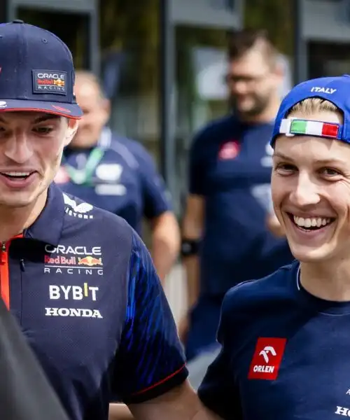 Max Verstappen: Liam Lawson non riesce a crederci. Le foto