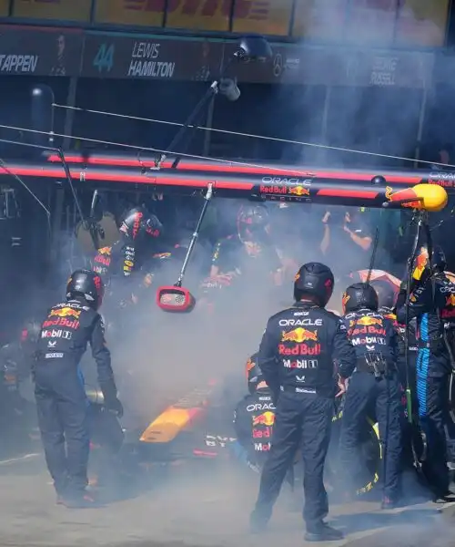 Max Verstappen ko: individuato il problema. Le foto