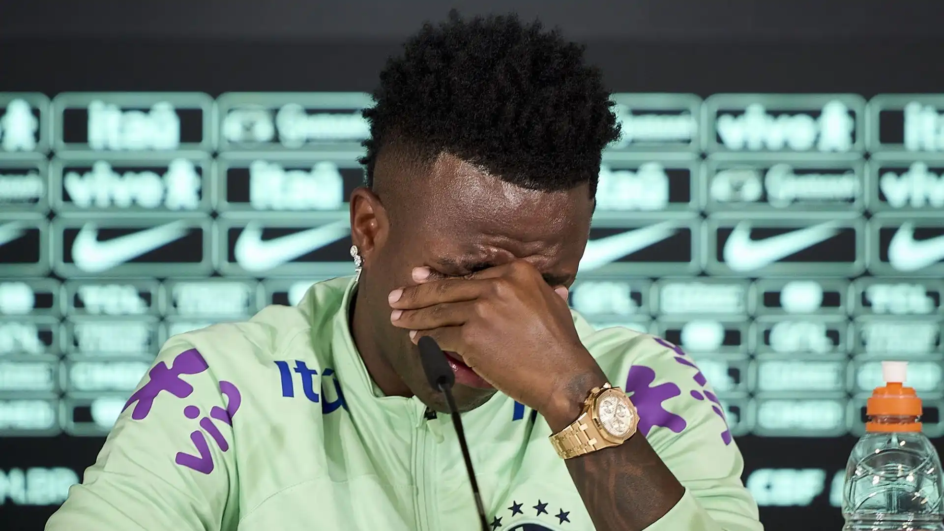 L'attaccante del Real Madrid Vinicius Junior si è sfogato in conferenza stampa dal ritiro del Brasile in vista della partita amichevole contro la Spagna
