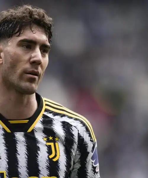 Vlahovic preoccupa la Juventus: “Dolore fortissimo”