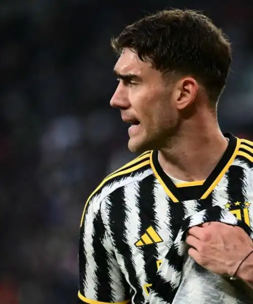 Alta tensione Juventus: dopo Chiesa sbotta anche Vlahovic. Le immagini